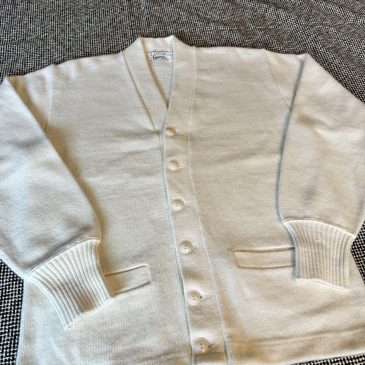 Other Vintage 100% Virgin Orlon White Knitted Cardigan Sweater Size US M / EU 48-50 / 2 - 2 Thumbnail