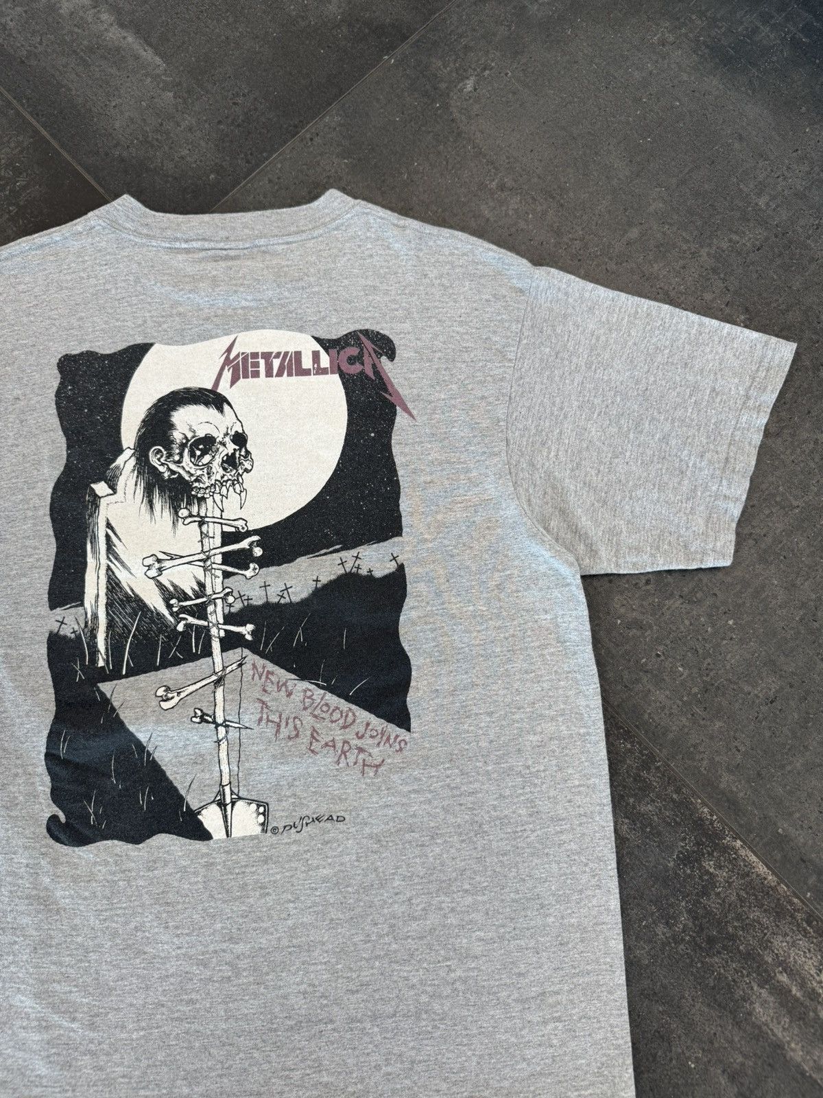 Metallica Vintage 1994 Metallica Pushead Gravekeeper Tour T Shirt Gray Size US XL / EU 56 / 4 - 6 Thumbnail