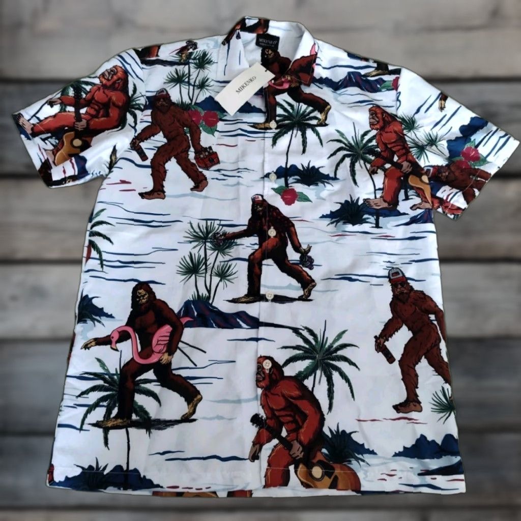 Vintage Hawaiian Mens Shirt Short Sleeve Button Up MIKENKO Sasquatch Funny Beach NWT S Size US S / EU 44-46 / 1 - 1 Thumbnail