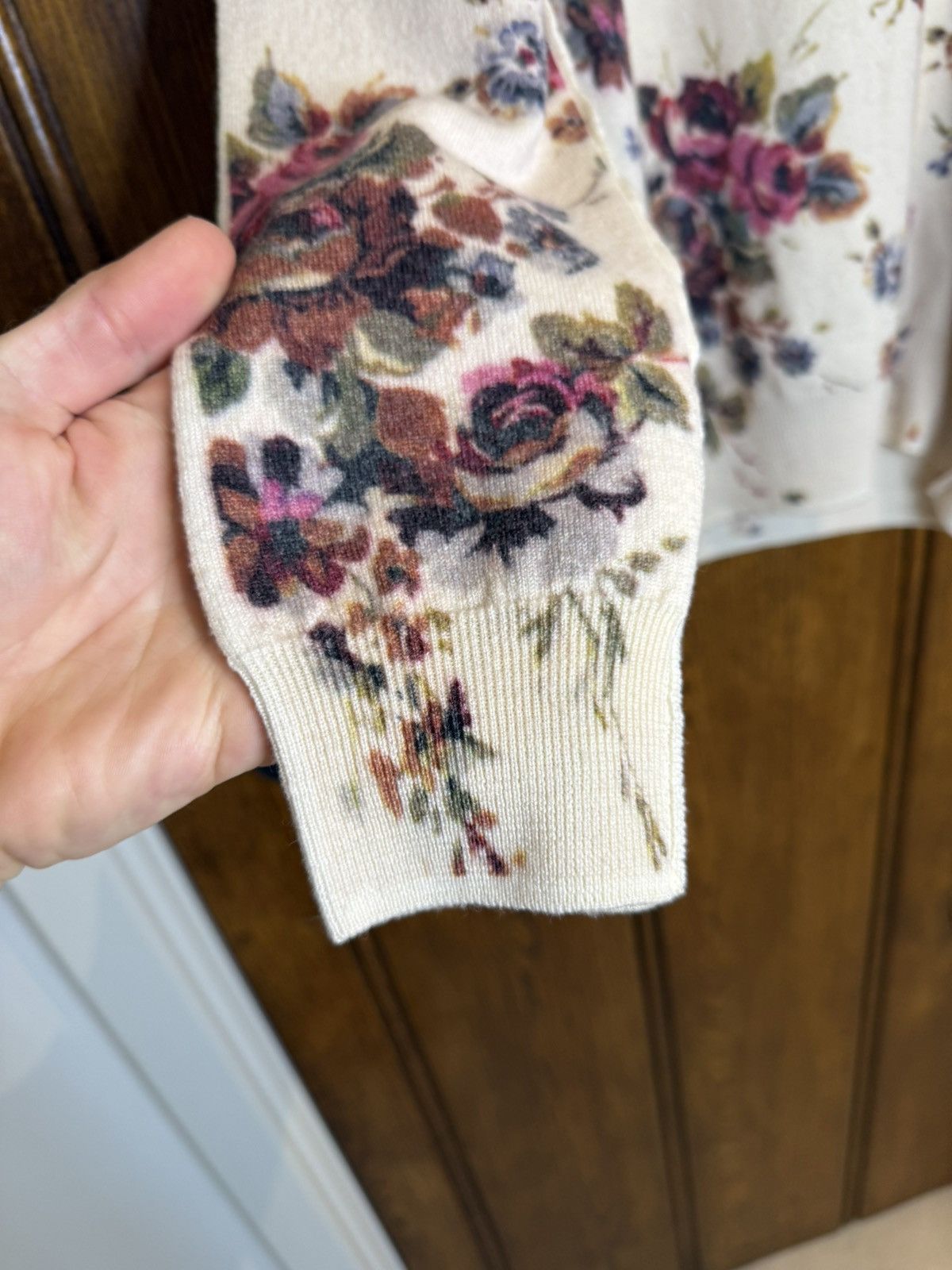 Dolce & Gabbana Dolce & Gabbana D&D floral cream sweater 46 y2k archive Size US S / EU 44-46 / 1 - 14 Thumbnail