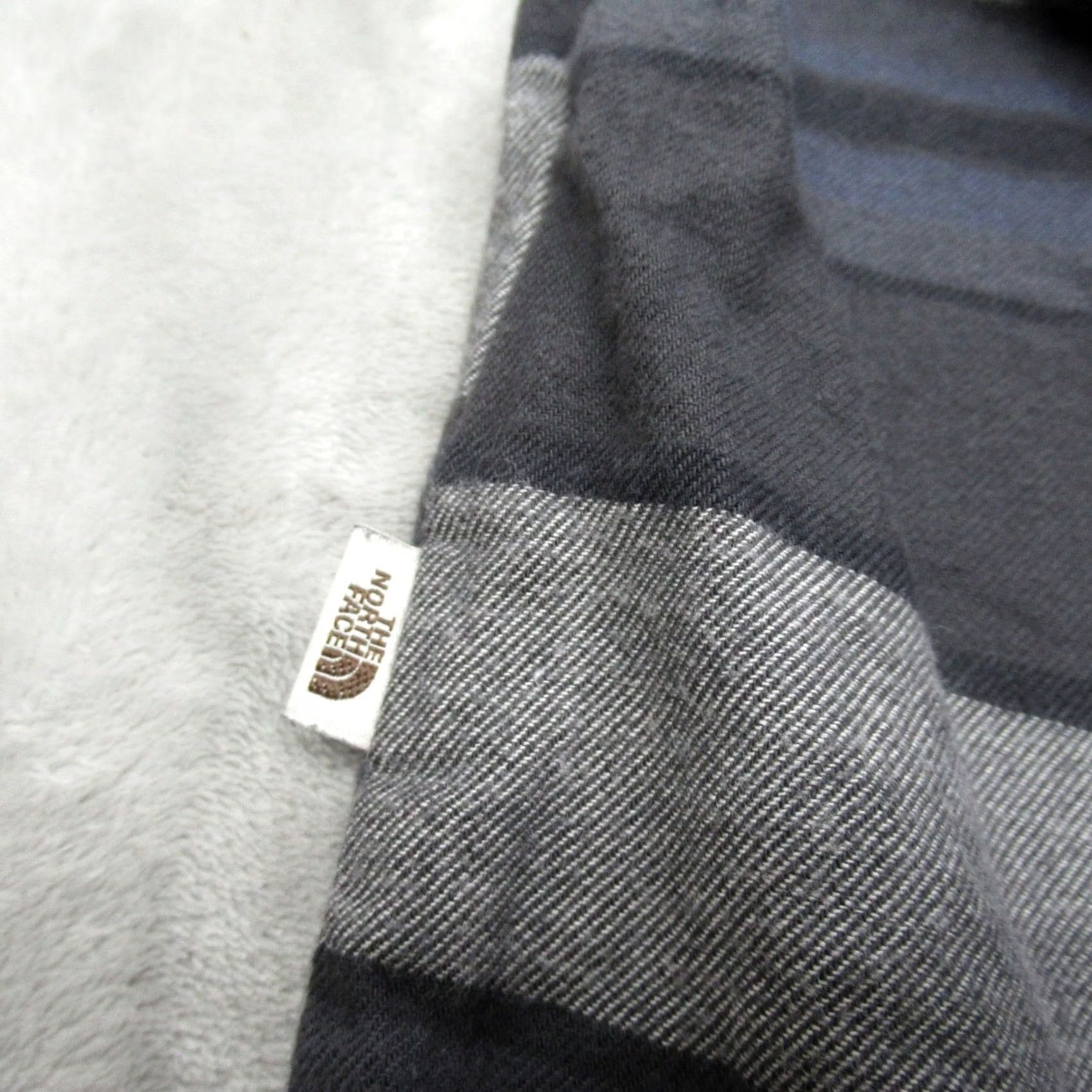 The North Face The North Face Shirt Womens Small Gray Blue Striped Berkeley Cotton Button Up Size S / US 4 / IT 40 - 7 Thumbnail