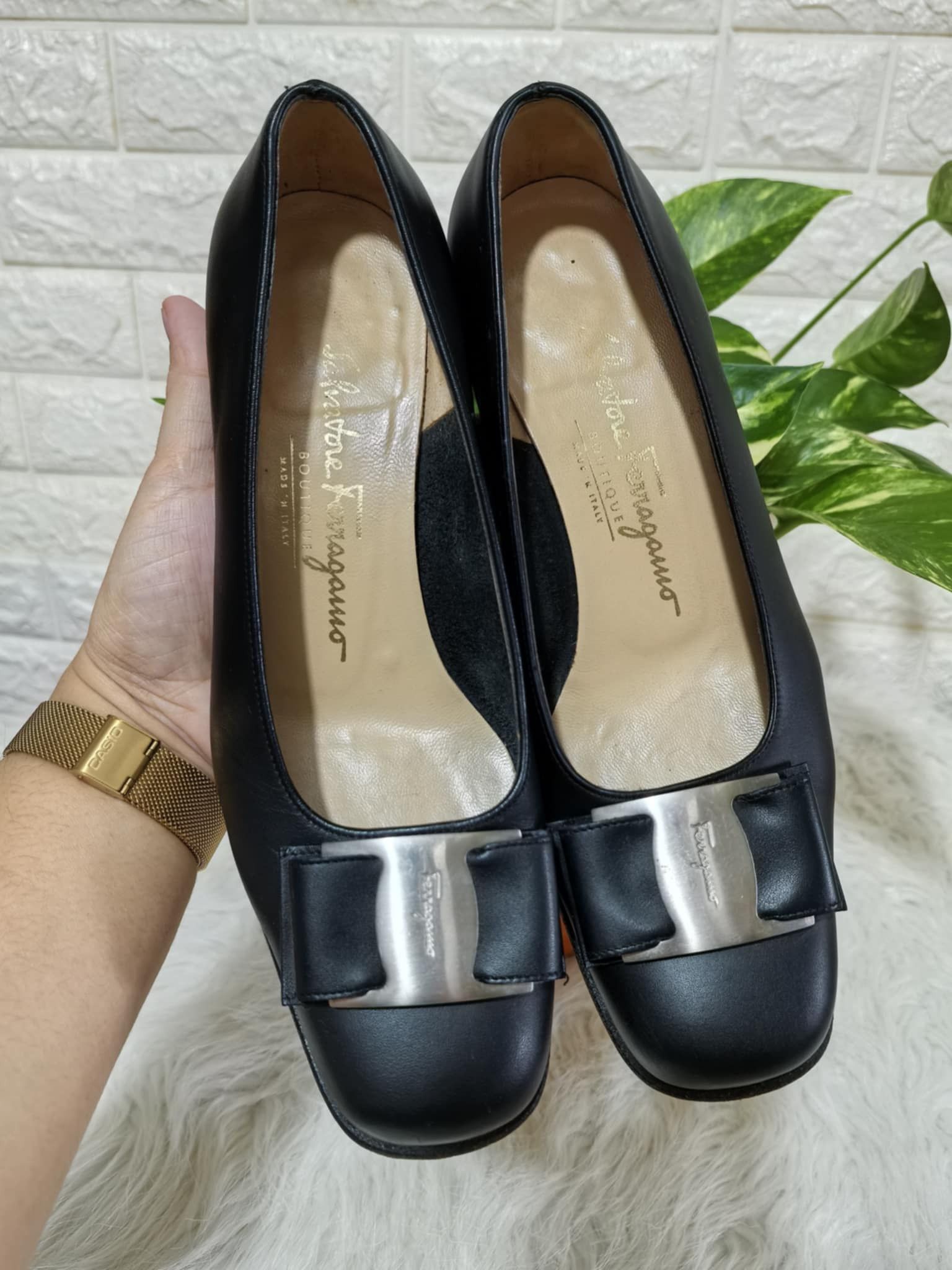 SALVATORE FERRAGAMO LEATHER PUMPS /HEELS
