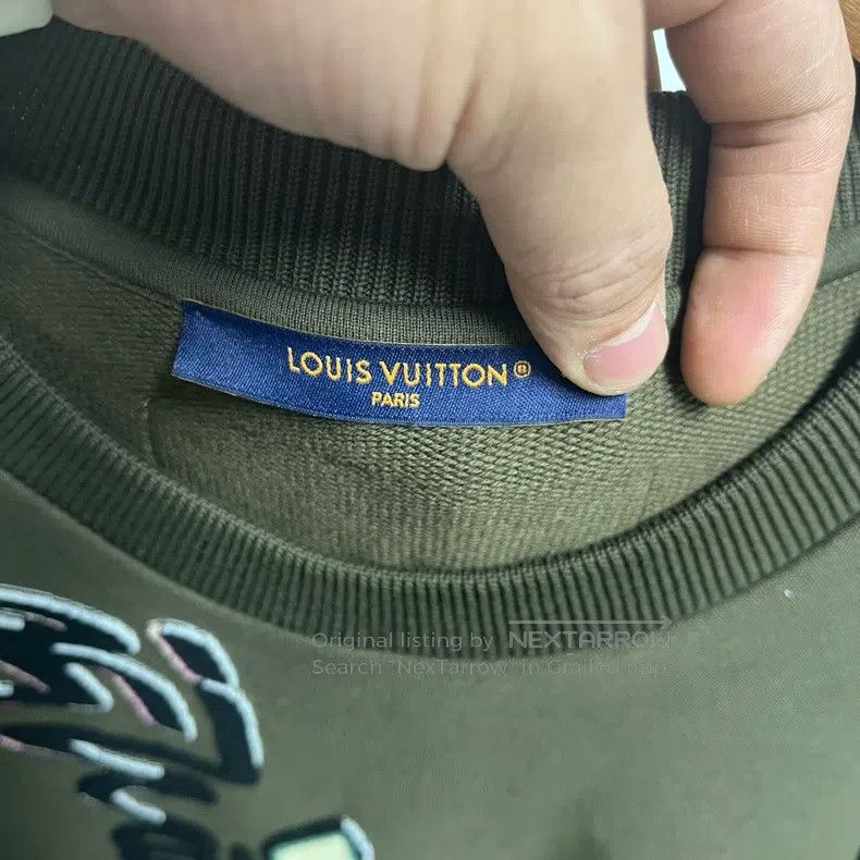Louis Vuitton Louis Vuitton size 4l Flocked logo sweatshirt Size US M / EU 48-50 / 2 - 3 Thumbnail