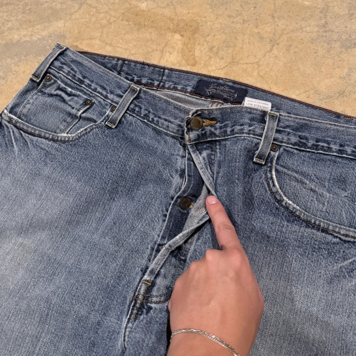 Levi's Vtg 2000s Levi’s Faded Distressed Baggy Jeans ERD Grunge Y2K Size US 38 / EU 54 - 7 Thumbnail