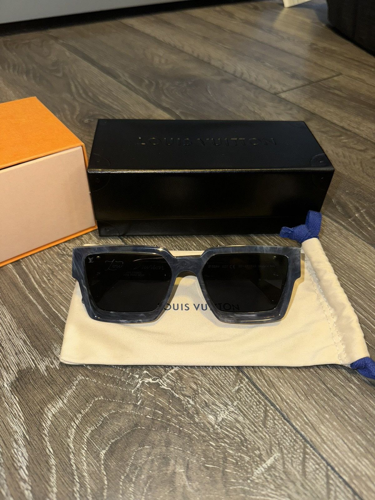 Louis Vuitton Millionaire 1.1 grey marble Size ONE SIZE - 10 Thumbnail
