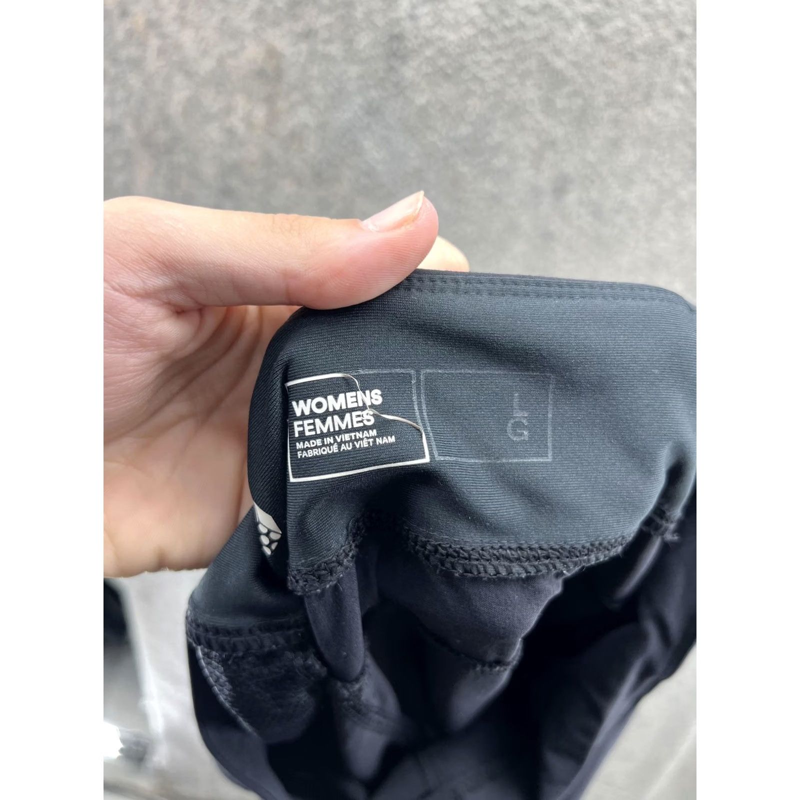 Mountain Hardwear Mountain Hardwear Pants Womens L Black Ankle Hiking Zip Pocket Stretch Size 36" / US 14 / IT 50 - 4 Thumbnail
