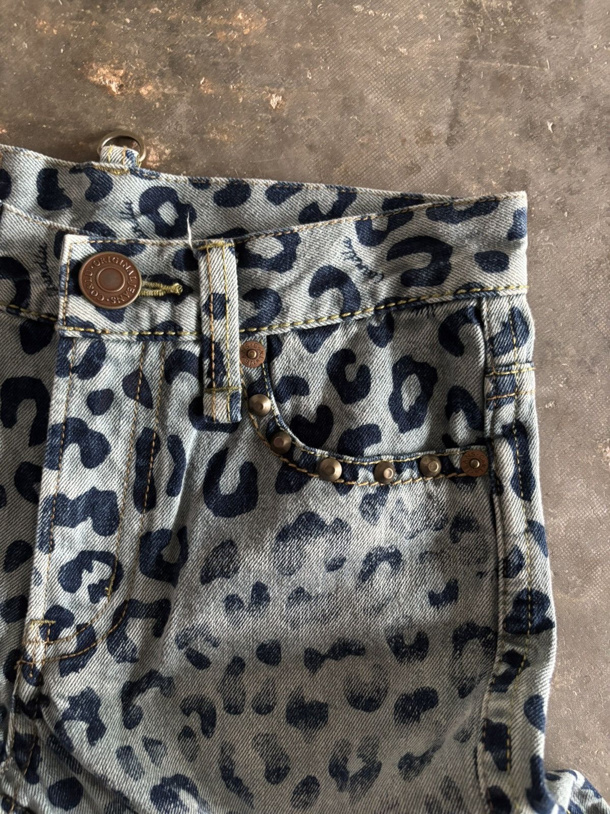 20471120 SUPER SICK LEOPARD CHEETAH OVERPRINT CO&LU JEANS Size US 28 / EU 44 - 7 Thumbnail