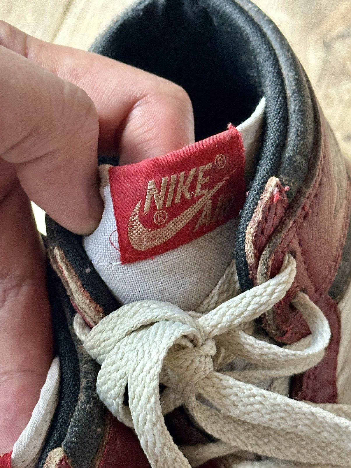 Jordan Brand 1985 Jordan 1 Chicago Resoled / Wearable Size US 8 / EU 41 - 12 Thumbnail