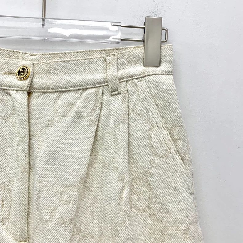 Gucci Gucci Beige logo printed full printed cotton casual shorts Size 26" / US 2 / IT 38 - 3 Thumbnail