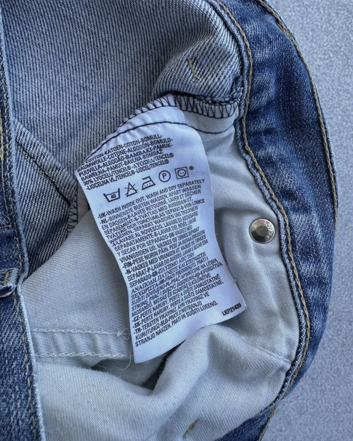 Levi's Vintage Levi’s 502Loose Fit Engineered Flared JeansY2K Denim Size US 33 - 9 Thumbnail