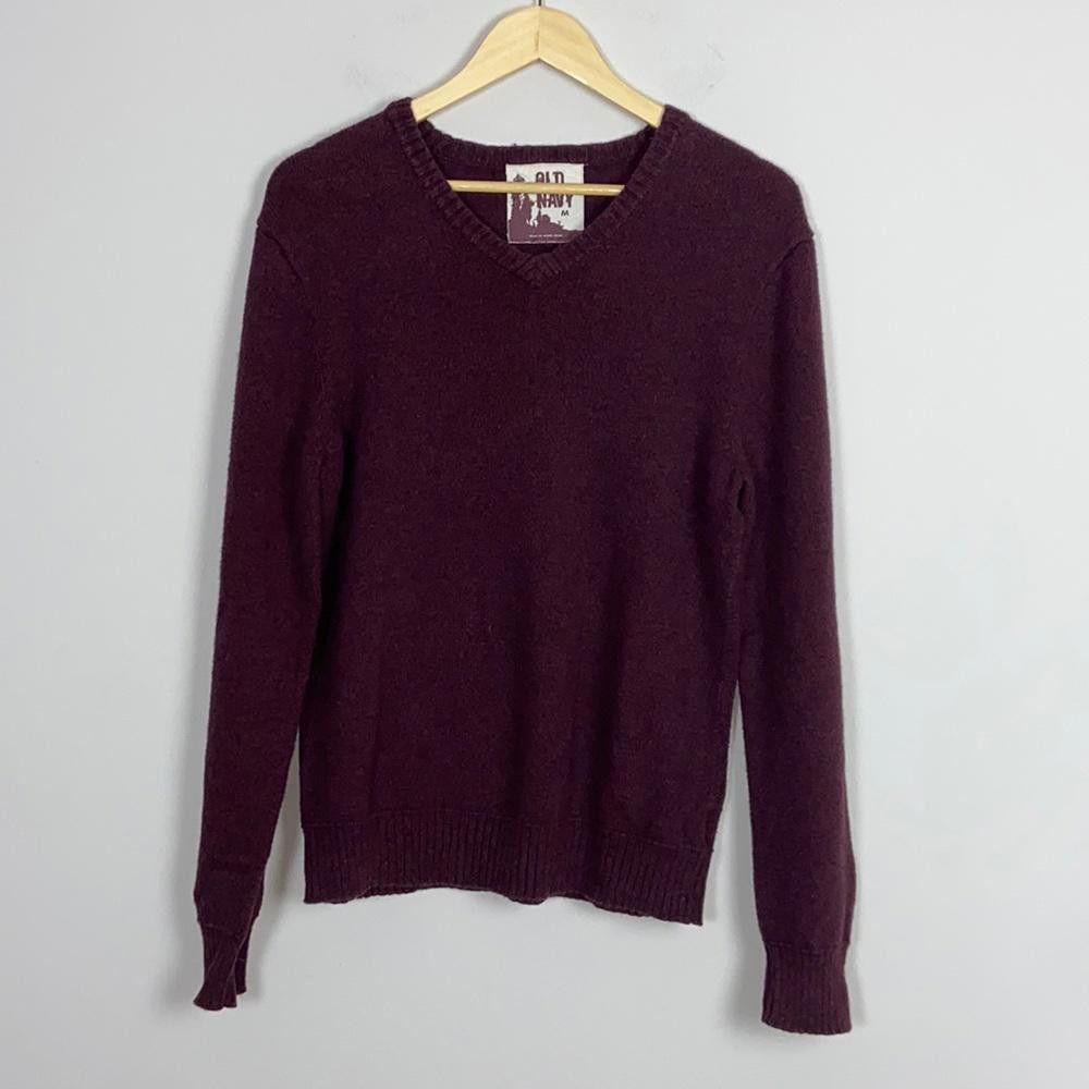 Old Navy Old Navy l V-Neck Fitted Sweater Size Medium Size US M / EU 48-50 / 2 - 1 Thumbnail