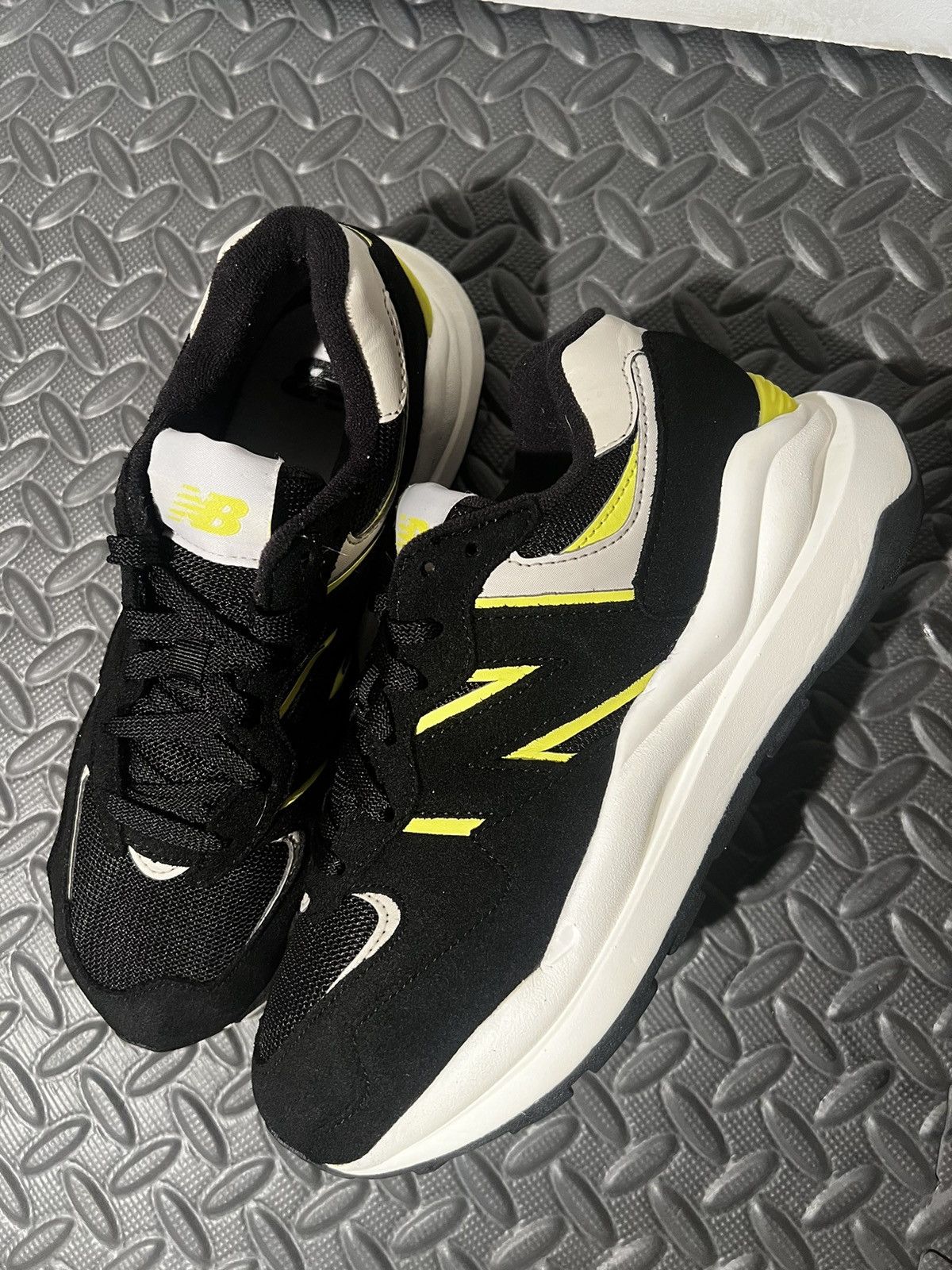 New Balance NICE New Balance 57/40 Black Lime size 6.5 Mens Shoes Size US 6.5 / EU 39-40 - 2 Thumbnail