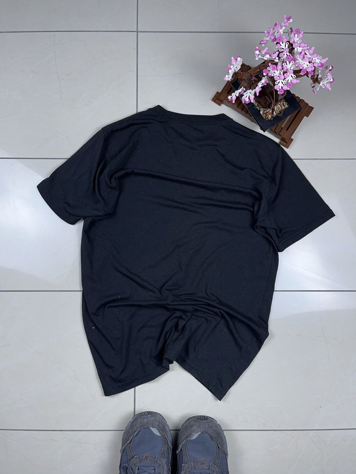 Oakley ➕ Oakley tech t-shirt chillin bear gorpcore y2k style Size US S / EU 44-46 / 1 - 3 Thumbnail