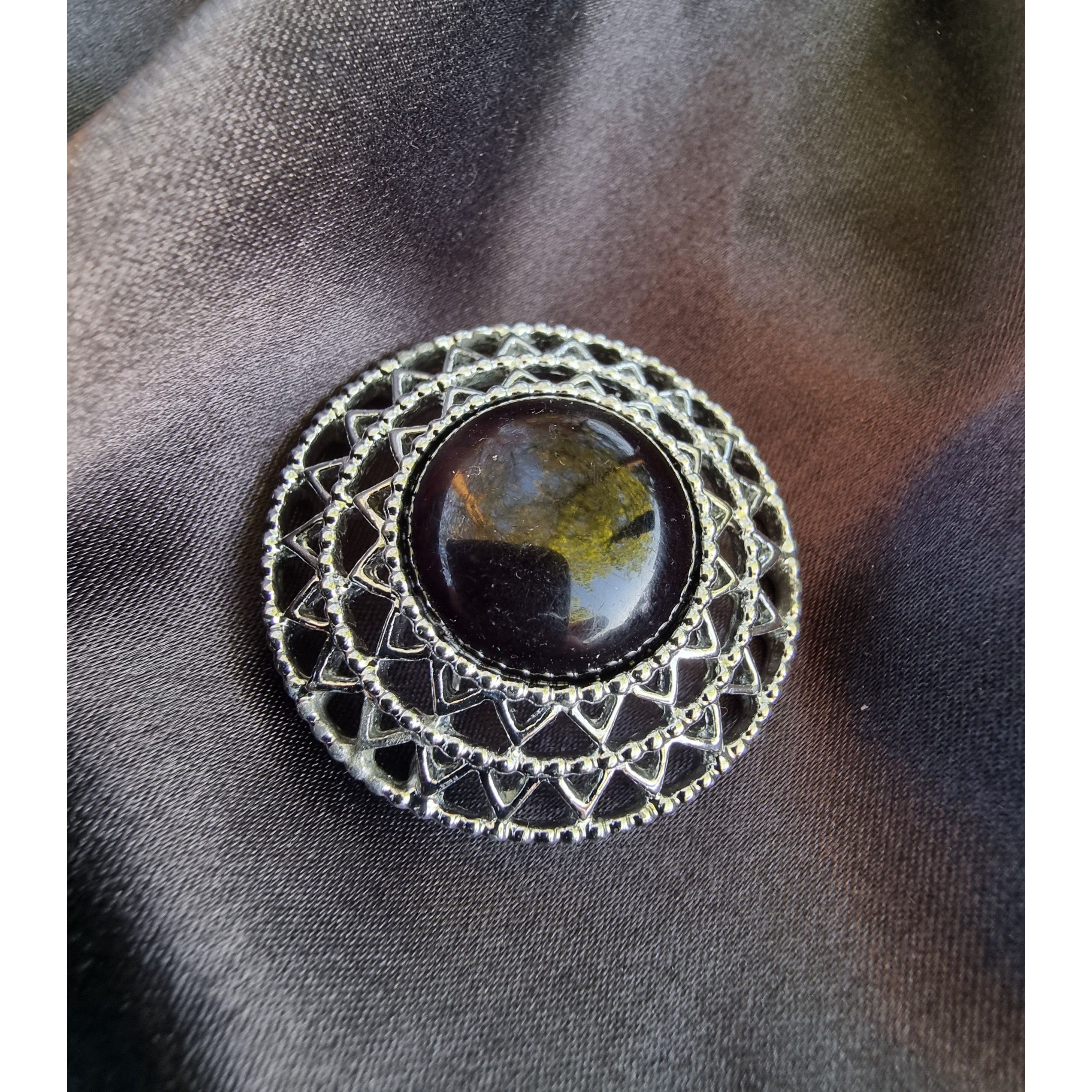 Vintage Vintage SARAH COVENTRY Signed Round Brooch Pin Black And Sil Size ONE SIZE - 4 Thumbnail