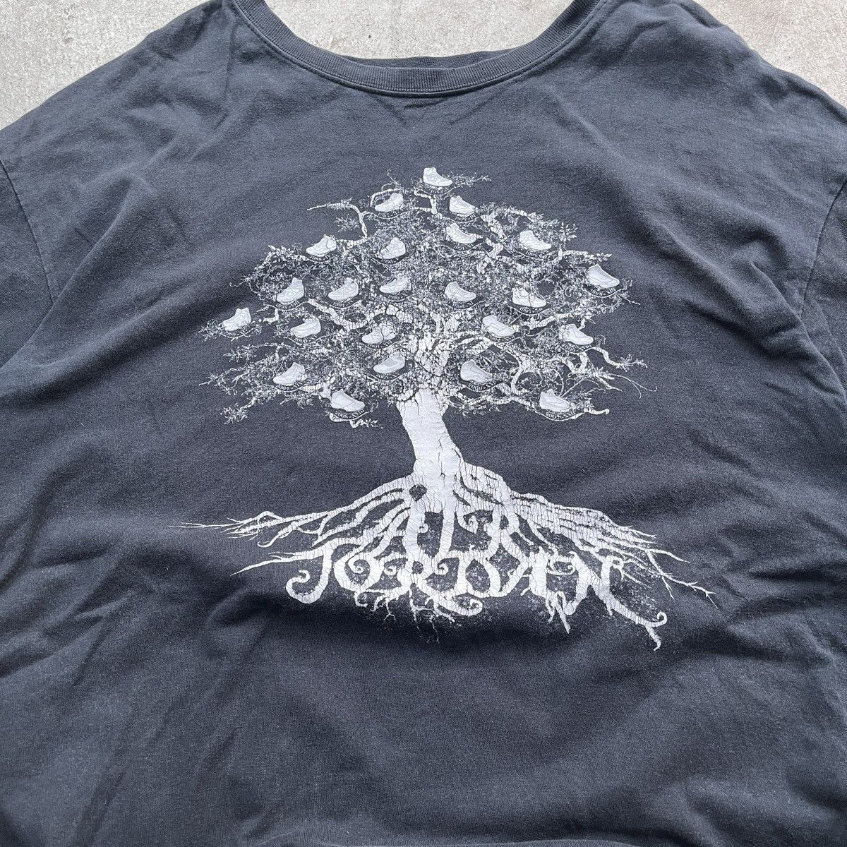 Jordan Brand Vintage Jordan Sneaker Tree of Life Faded Black T Shirt Size US L / EU 52-54 / 3 - 2 Thumbnail
