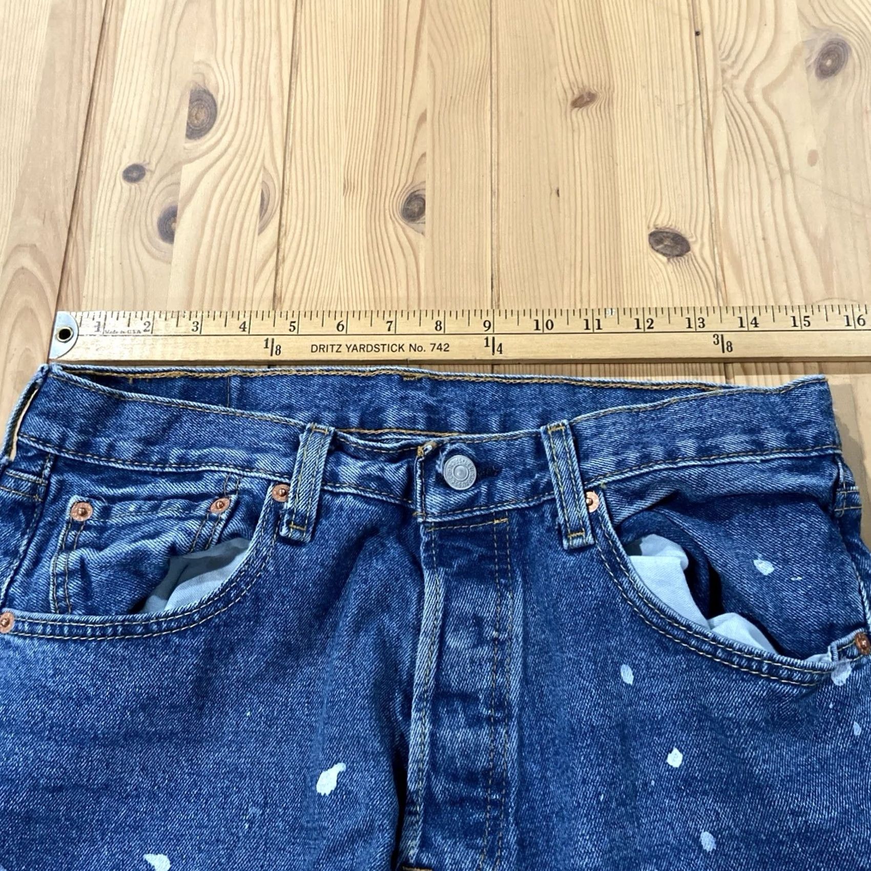 Levi's Levi's 501 Jeans Men 32x32 Blue Straight Classic Medium Wash 5-Pocket Denim Button Fly Logo Size US 32 / EU 48 - 4 Thumbnail