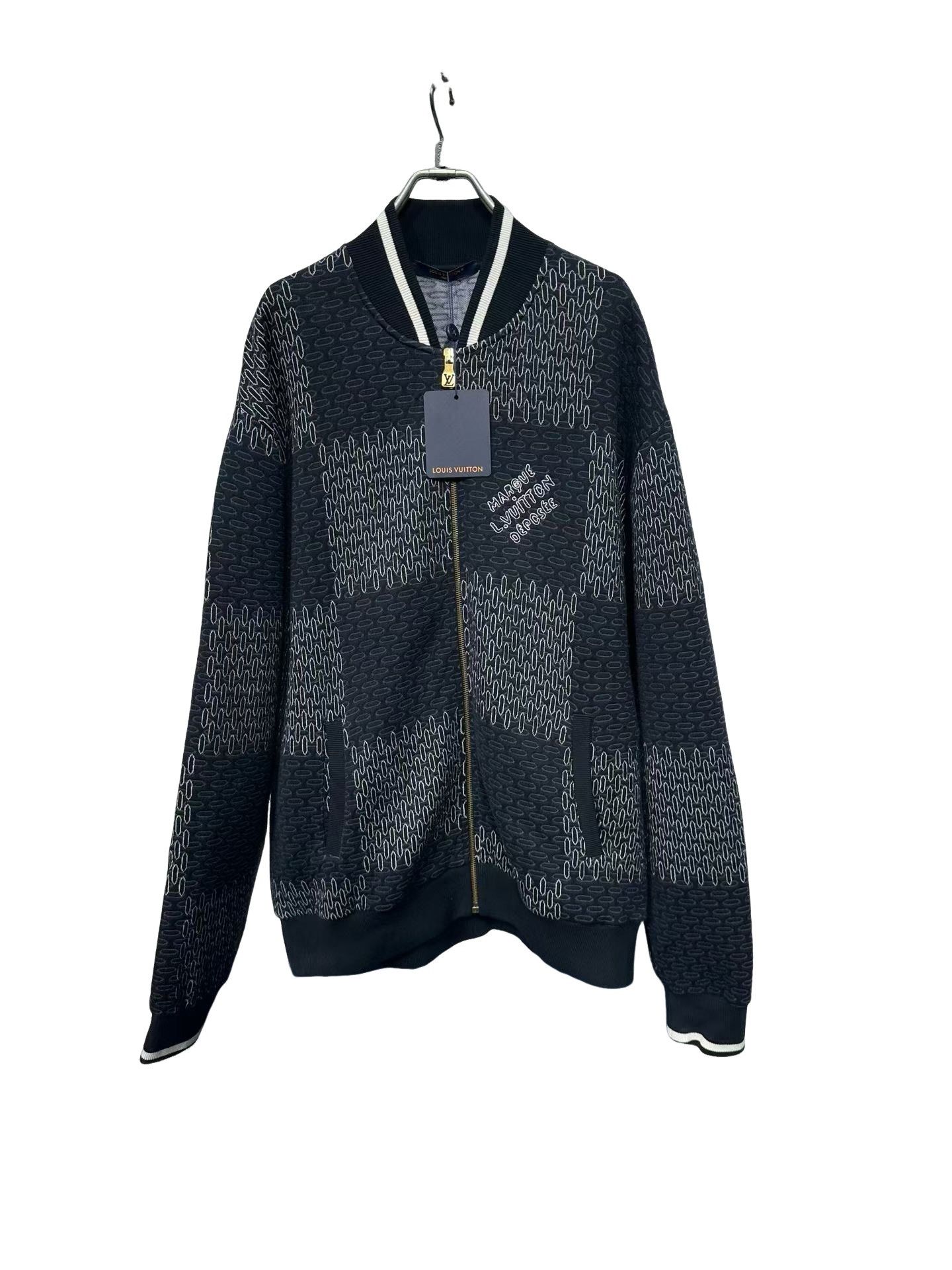 Louis Vuitton Louis Vuitton Checkered Logo Bomber Jacket XXL Size US XXL / EU 58 / 5 - 1 Thumbnail