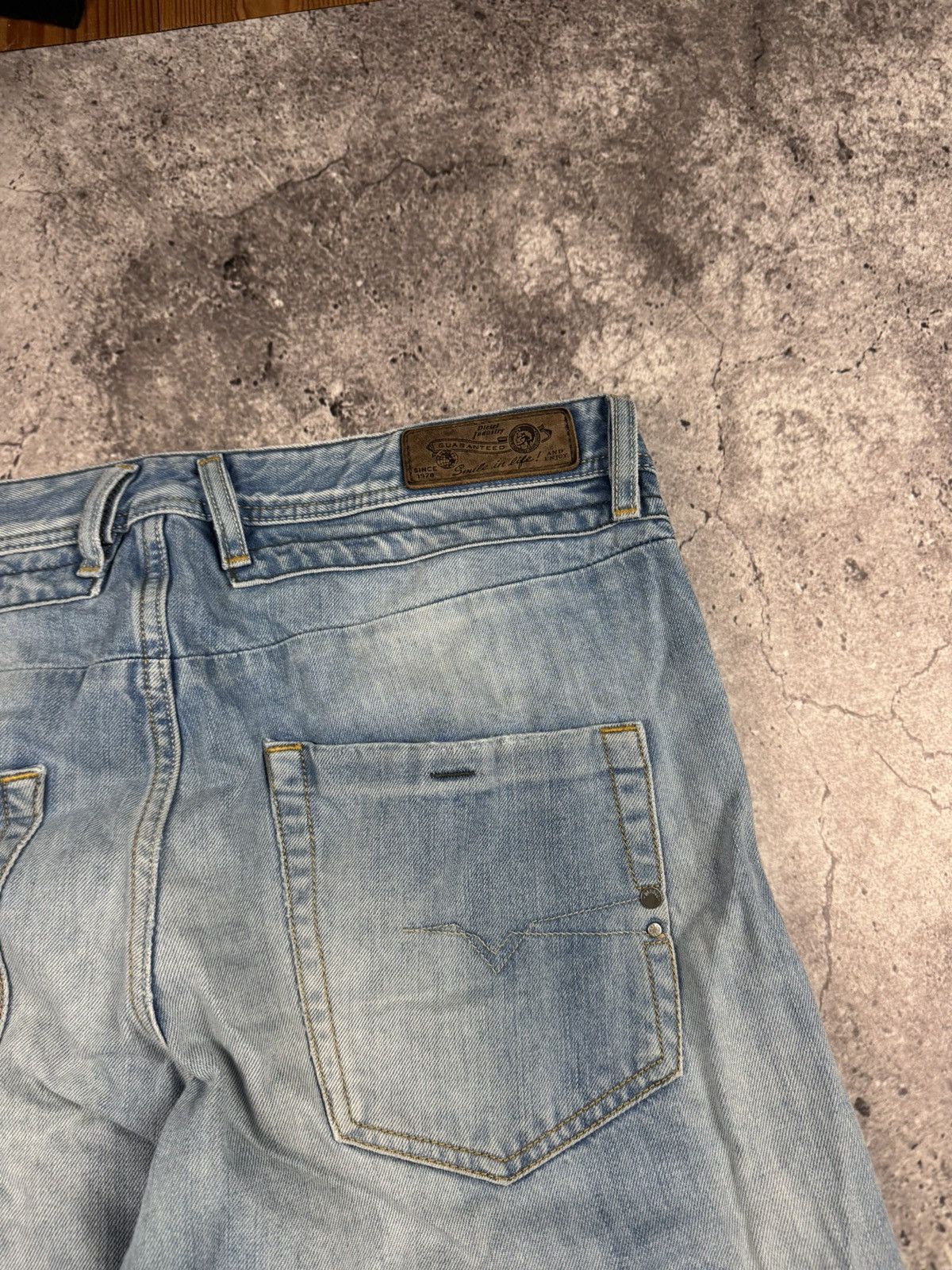 Diesel RARE Diesel Belther VINTAGE Denim Y2K Distressed Jeans Pants Size US 33 - 3 Thumbnail