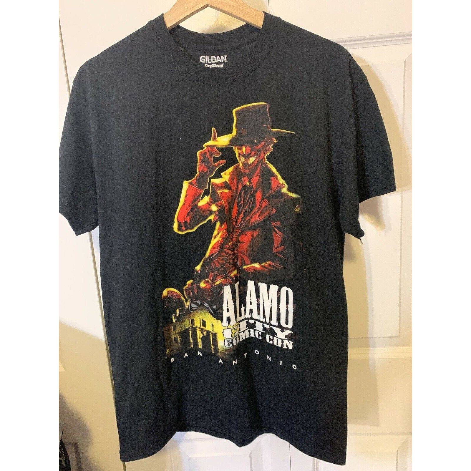 Gildan Alamo City Comic Con T Shirt Men’s Sz M Black Size US M / EU 48-50 / 2 - 4 Thumbnail
