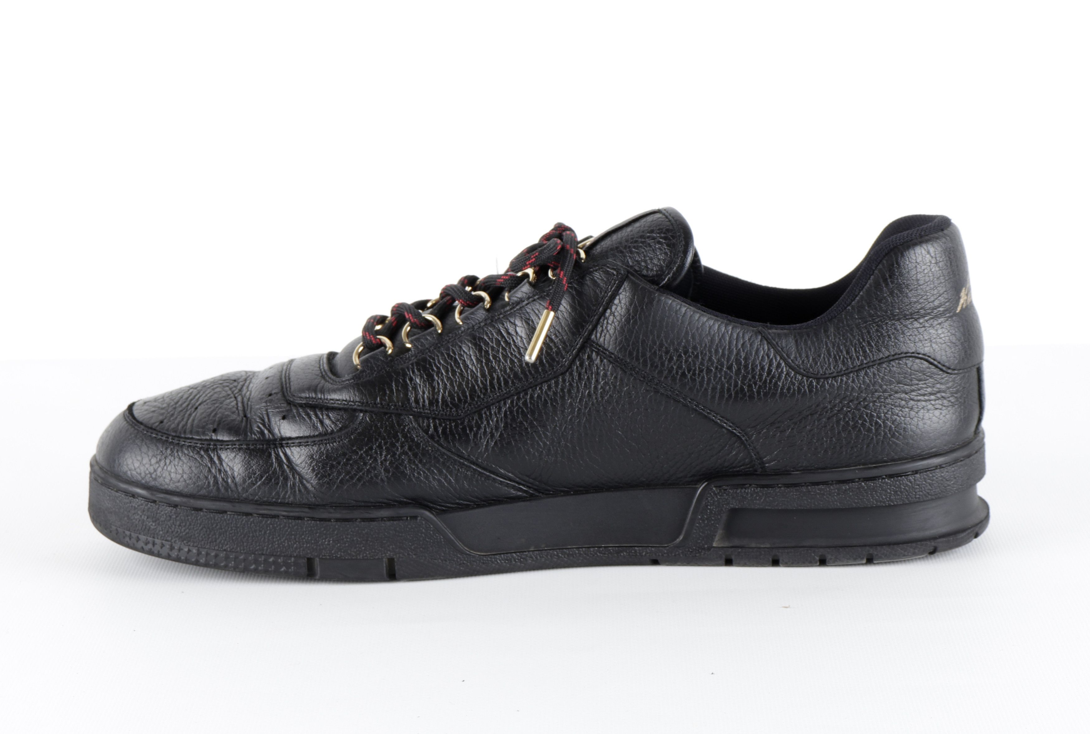 Louis Vuitton LOUIS VUITTON Black Leather Gold Hardware LV Logo Sneakers Size US 12 / EU 45 - 14 Thumbnail