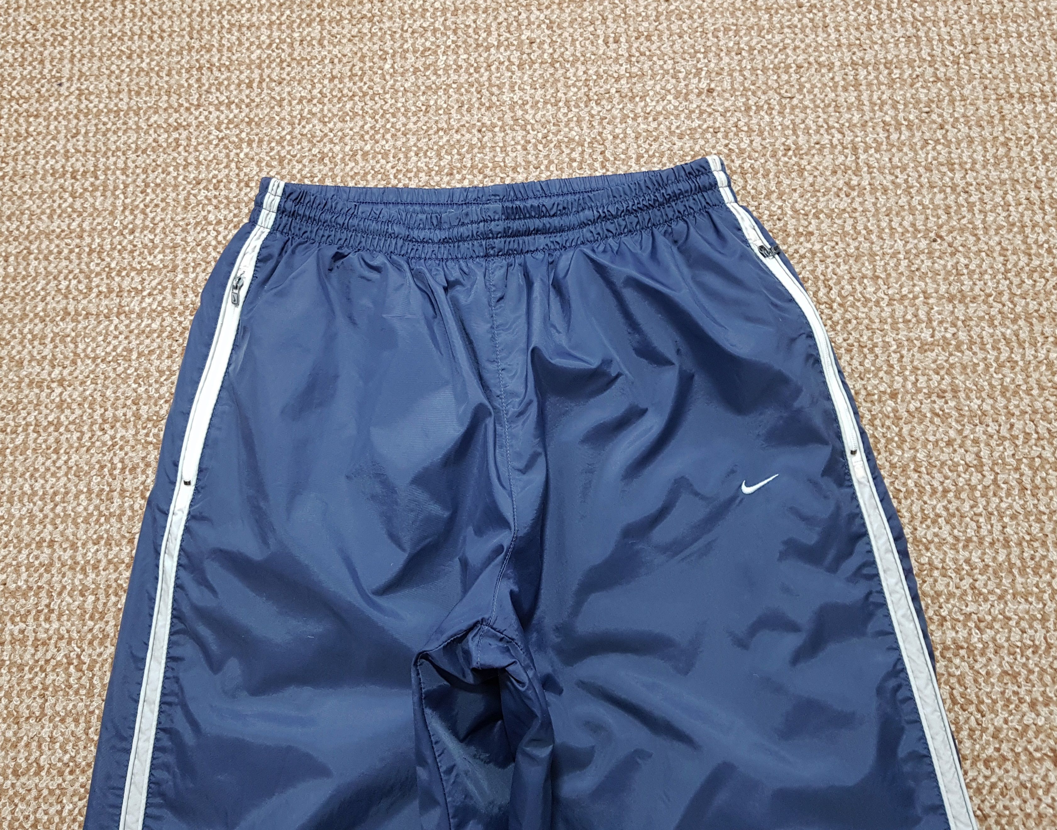 Nike Nike Y2K Vintage Nylon Loose Track Pants Rubber Logo sz M Size US 32 / EU 48 - 5 Thumbnail