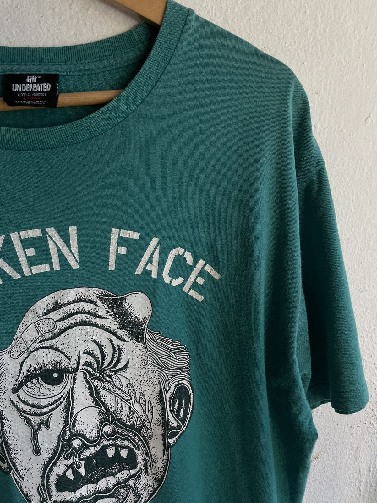 Japanese Brand × Undefeated Vintage Undefeated “broken face squad” tee shirt Size US L / EU 52-54 / 3 - 6 Thumbnail