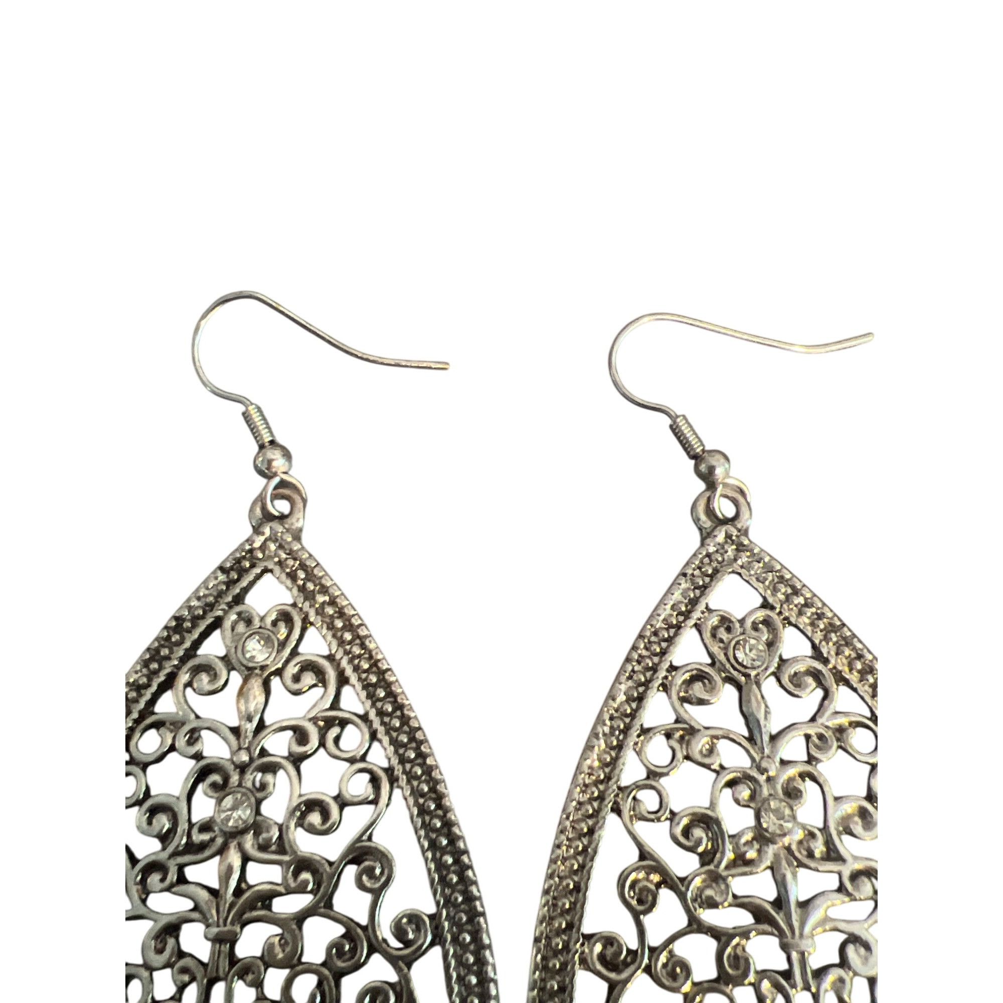 Other Teardrop Filigree Dangle Earrings Silver Tone Elegant Design Size ONE SIZE - 3 Thumbnail