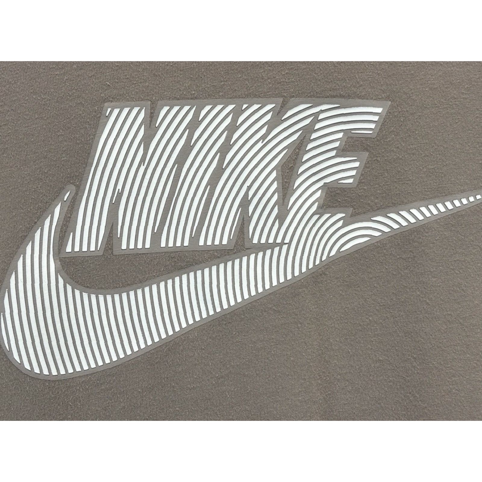 Nike Nike Sportswear Hybrid Tshirt Sz Small Men’s Neutral Colorblock Size US S / EU 44-46 / 1 - 3 Thumbnail