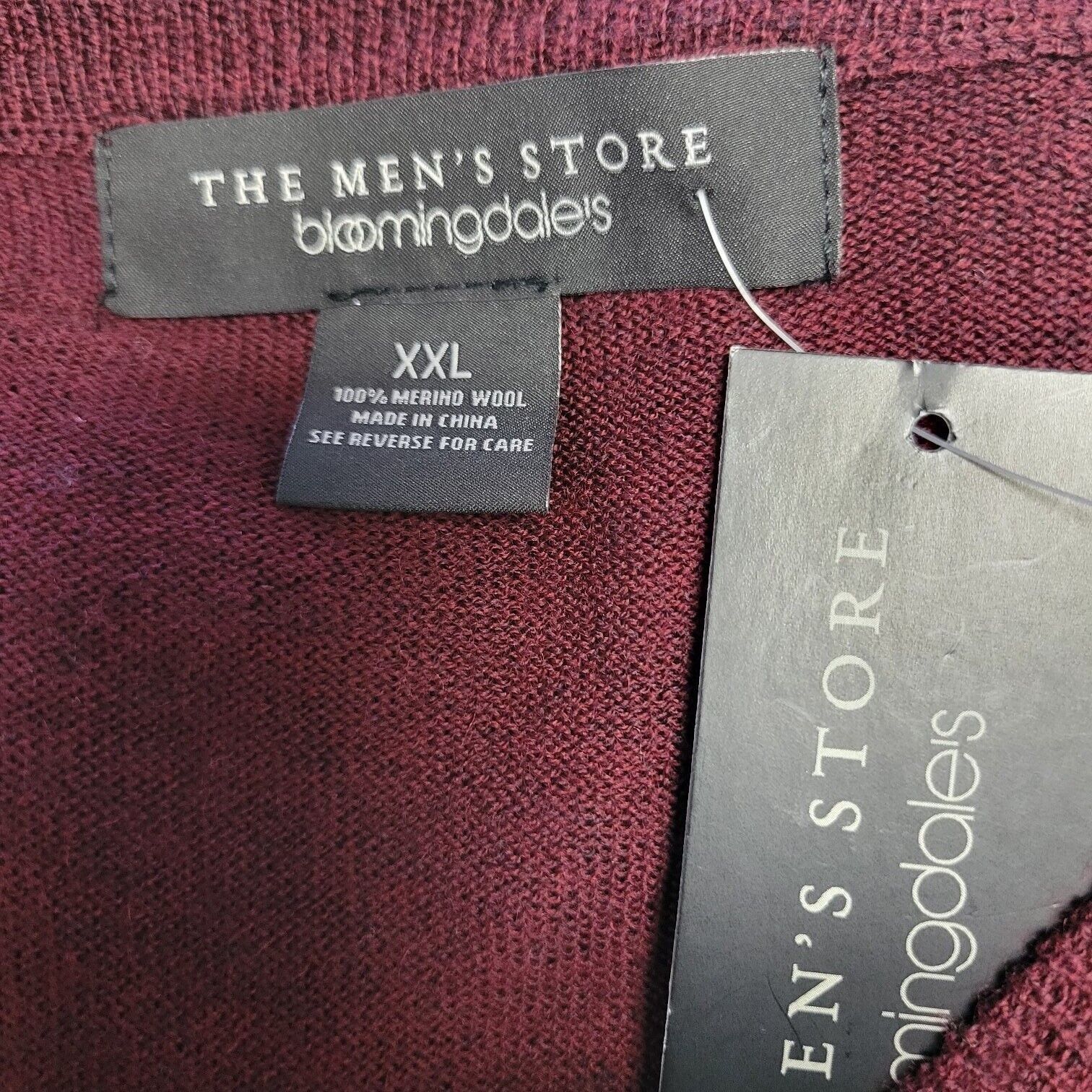 Bloomingdale's Men's Bloomingdale's 100% Merino Wool V-neck Sweater. Size Size US XXL / EU 58 / 5 - 8 Thumbnail
