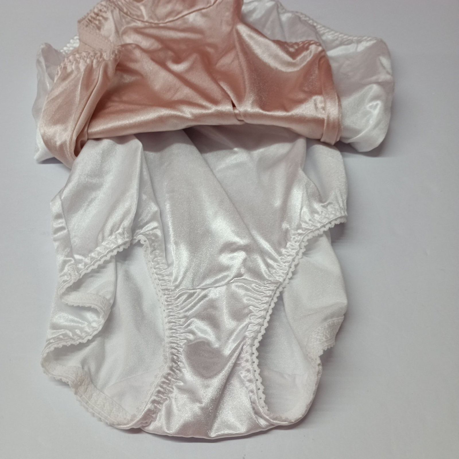 Other Vanity Fair Light Control Undershapers 3 Pack Brief M/6 Size ONE SIZE - 4 Thumbnail