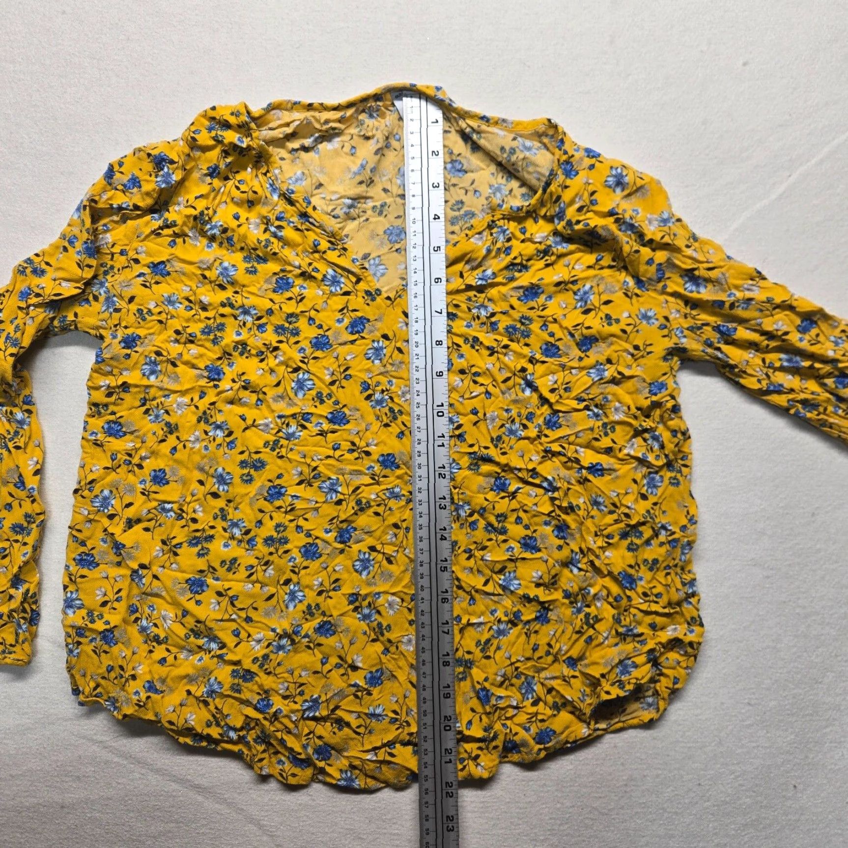 Old Navy Vintage Old Navy Yellow Floral Long Sleeve V-Neck Blouse Women Large Size L / US 10 / IT 46 - 5 Thumbnail
