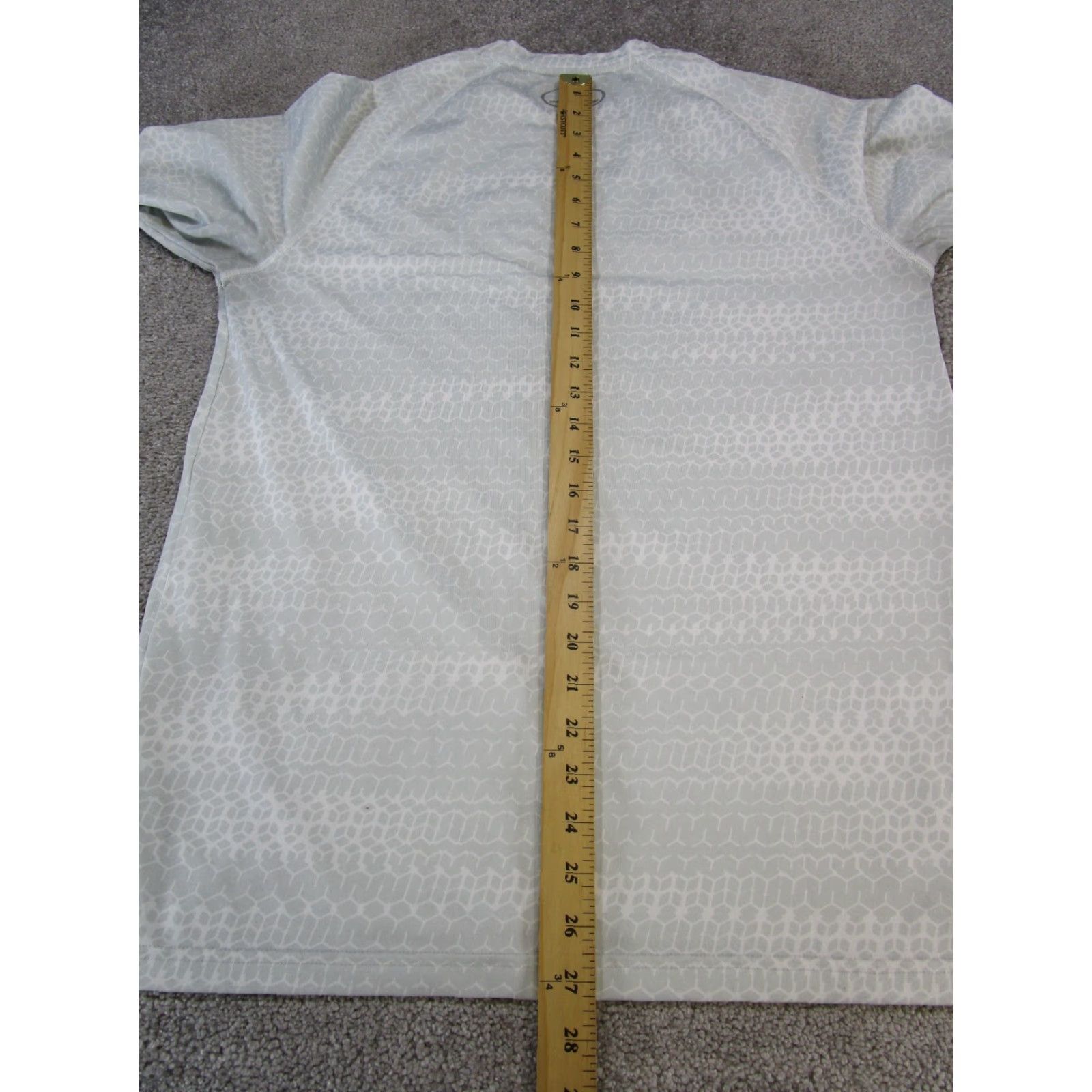 Under Armour VINTAGE Under Armour Shirt Mens Medium White HeatGear Logo Short Sleeve Crew Neck Pullover Activewear Cross Training 90s Mens Size US M / EU 48-50 / 2 - 7 Thumbnail