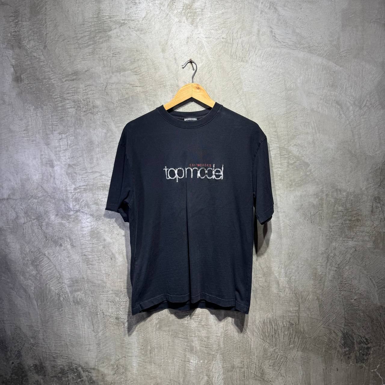 Balenciaga Balenciaga Top Model Tee Size M / US 6-8 / IT 42-44 - 1 Thumbnail