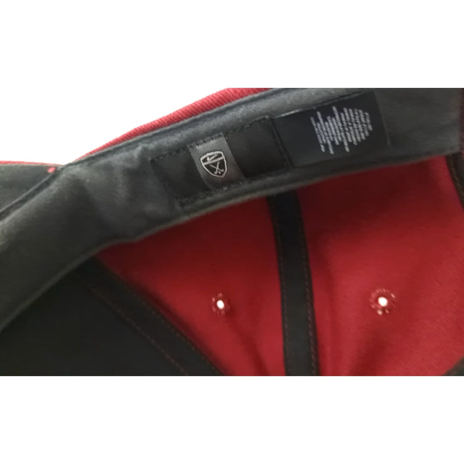 Nike VINTAGE Nike Burgundy Cotton Embroidered Adjustable Golf Hat Unisex Adults One Size Red Cotton Canvas Adjustable Reversible Golf Hat Sports Theme Size ONE SIZE - 6 Thumbnail