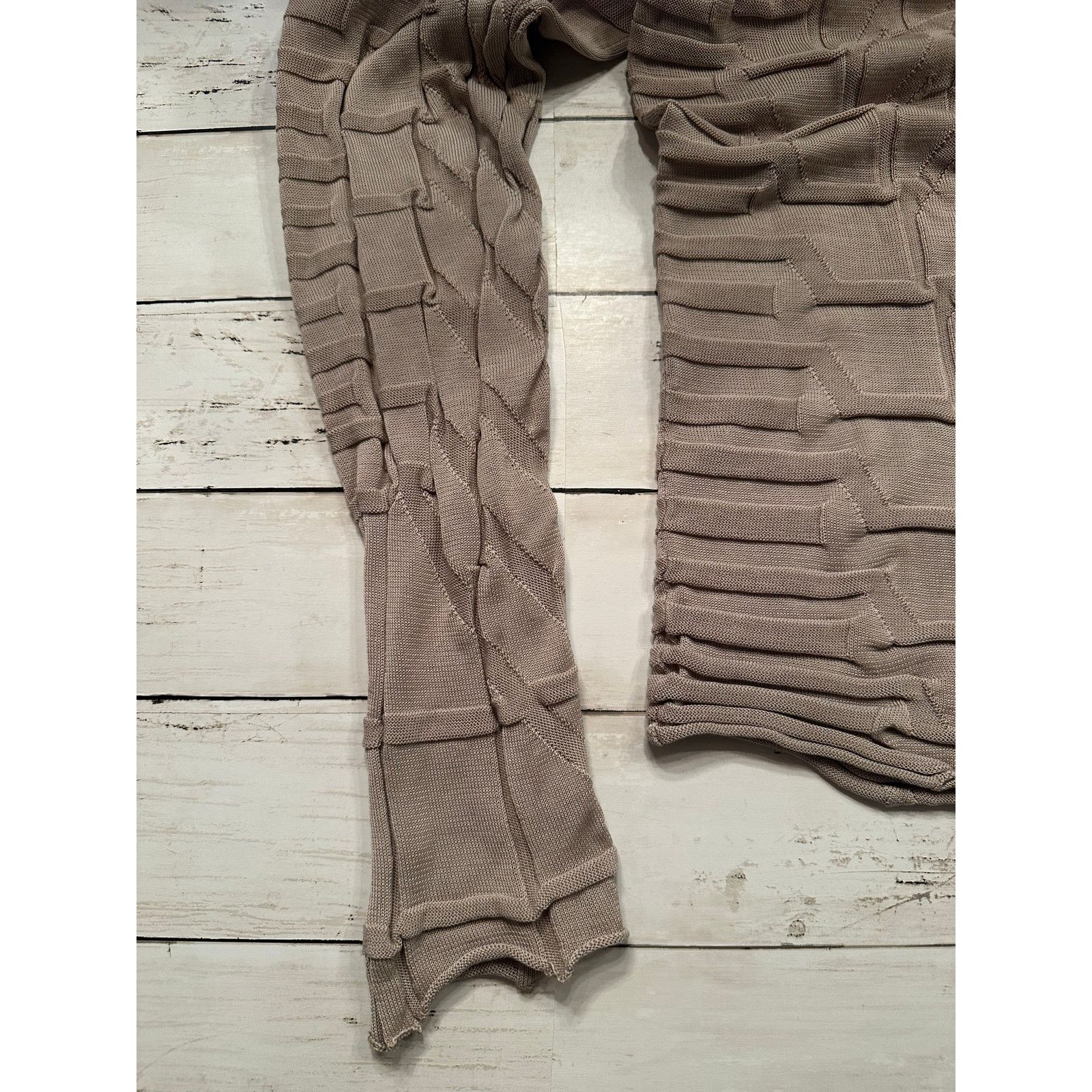 Gianfranco Ferre Archival Geometric Texture Knit Pullover IT 56 Beige Italian Size US XL / EU 56 / 4 - 4 Thumbnail