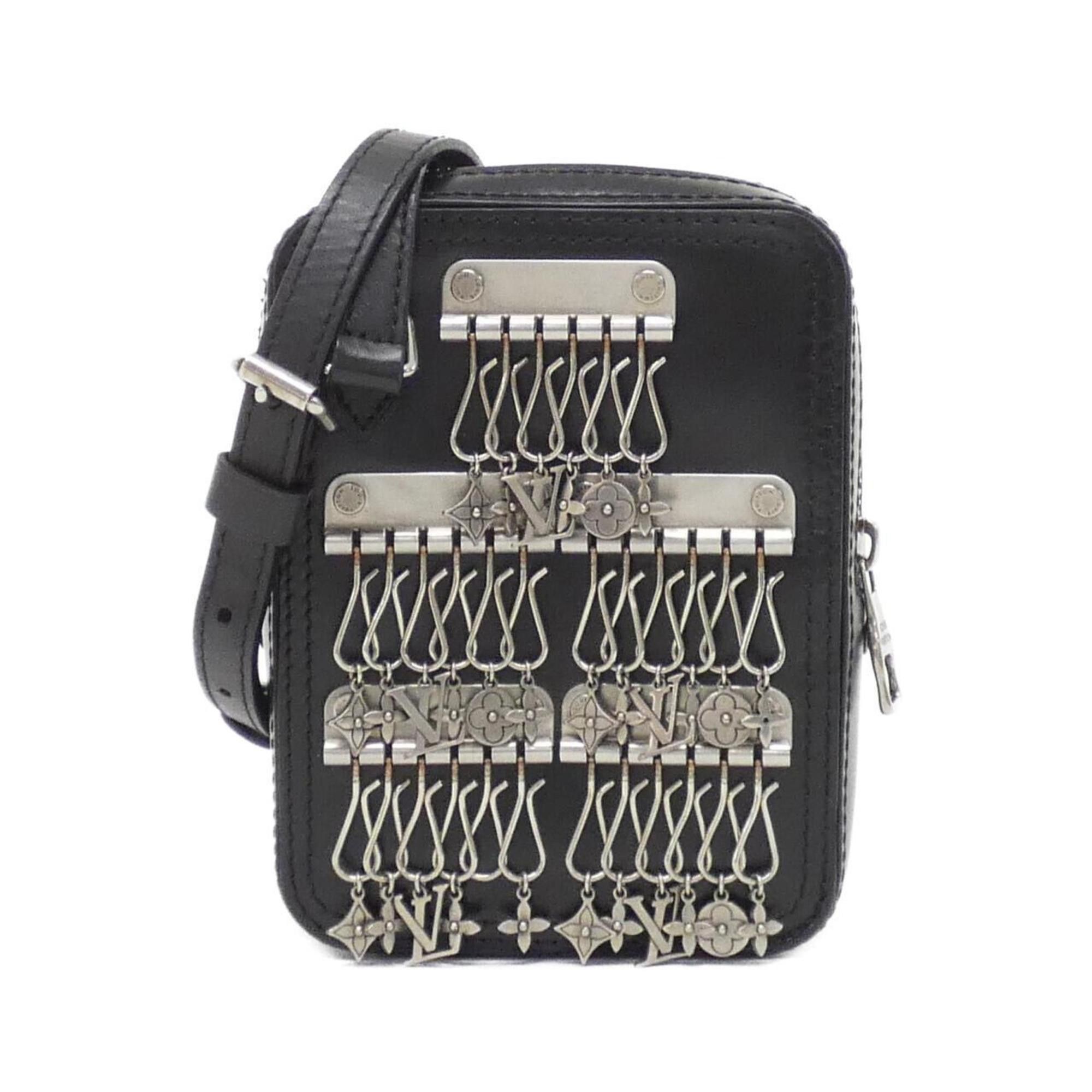 Louis Vuitton Danube Messenger M53975 Shoulder Bag in Black, Women's