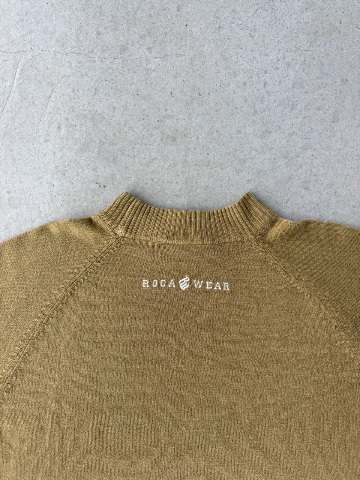 Vintage Vintage Y2K Rocawear Embroidered Thin Sweater Size US XL / EU 56 / 4 - 4 Thumbnail