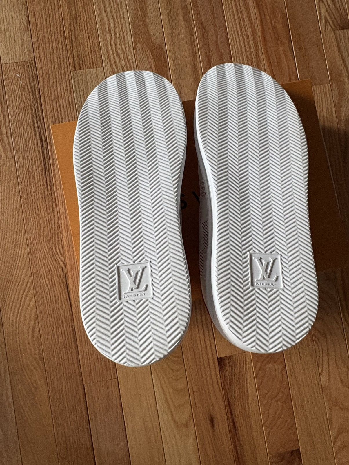 Louis Vuitton STEAL! Louis Vuitton Beverly Hills Sneaker Size 10 Size US 10 / EU 43 - 8 Thumbnail