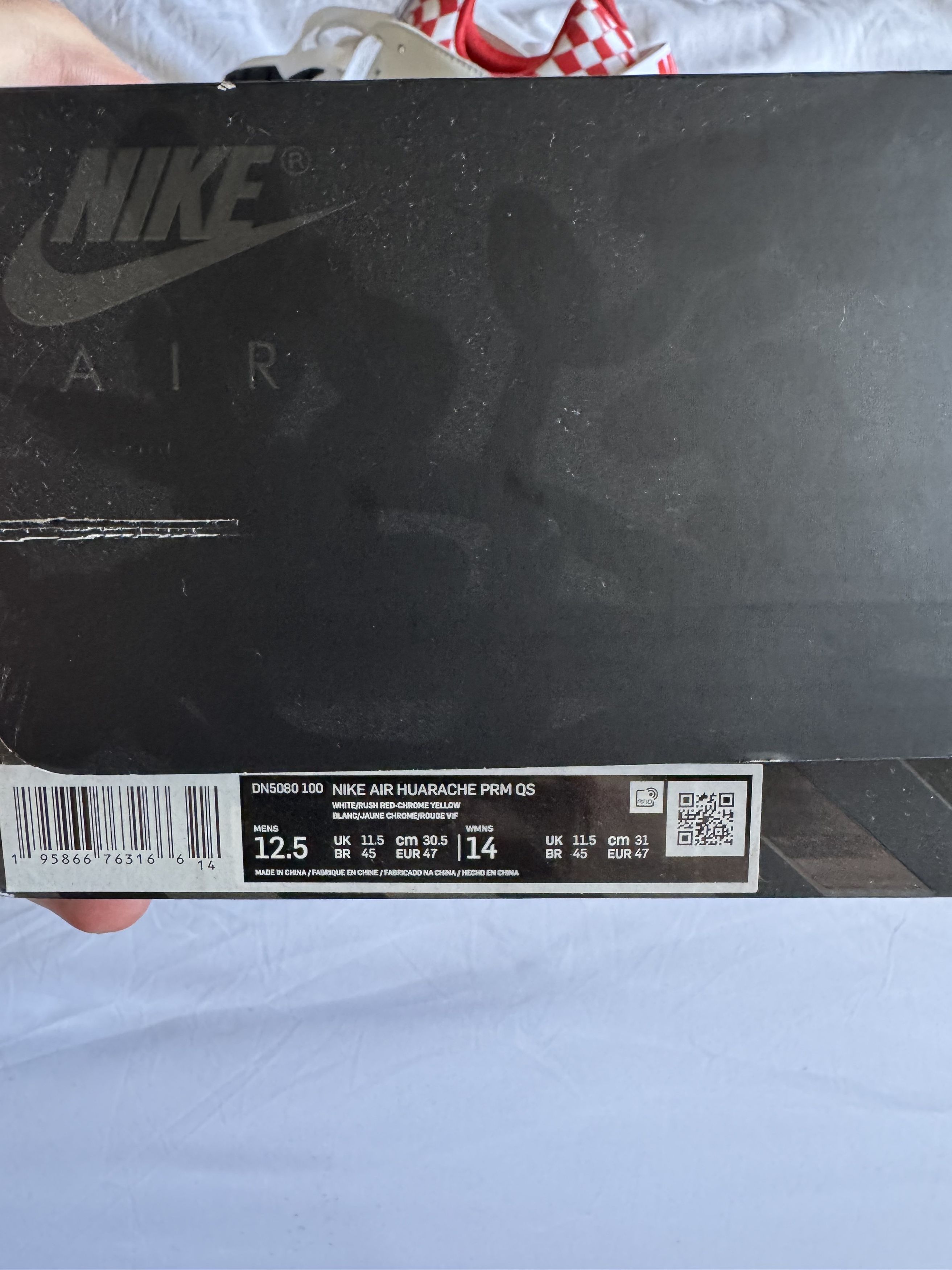 Nike Nike X Liverpool Hurache Size US 12.5 / EU 45-46 - 2 Thumbnail