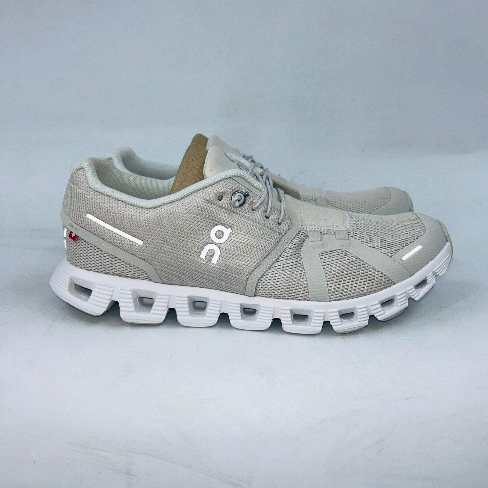 On ON RUNNING CLOUD 5 WOMENS PEARL/WHITE RUNNING SHOES SIZE 9B Size US 9 / IT 39 - 1 Thumbnail
