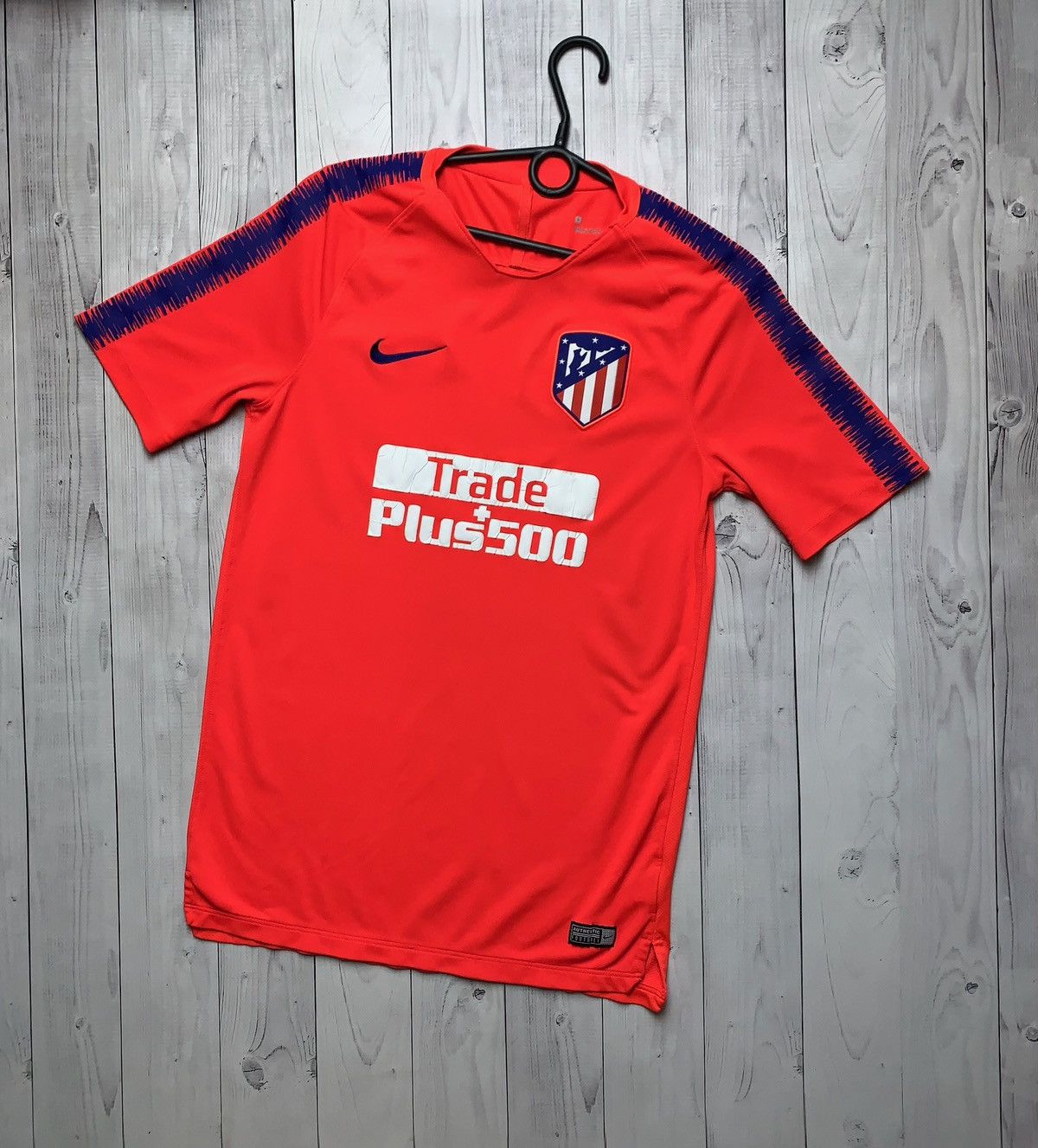 Nike × Vintage Vintage Nike Atletiko Madrid soccer tee logo size M Size US M / EU 48-50 / 2 - 1 Thumbnail