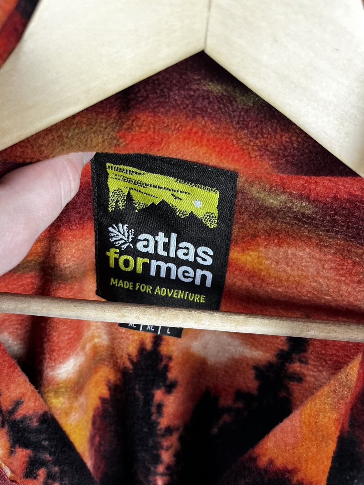 Vintage Atlas Zip Fleece Jacket With Wildlife Wolfs Nature Print Size US XL / EU 56 / 4 - 6 Thumbnail