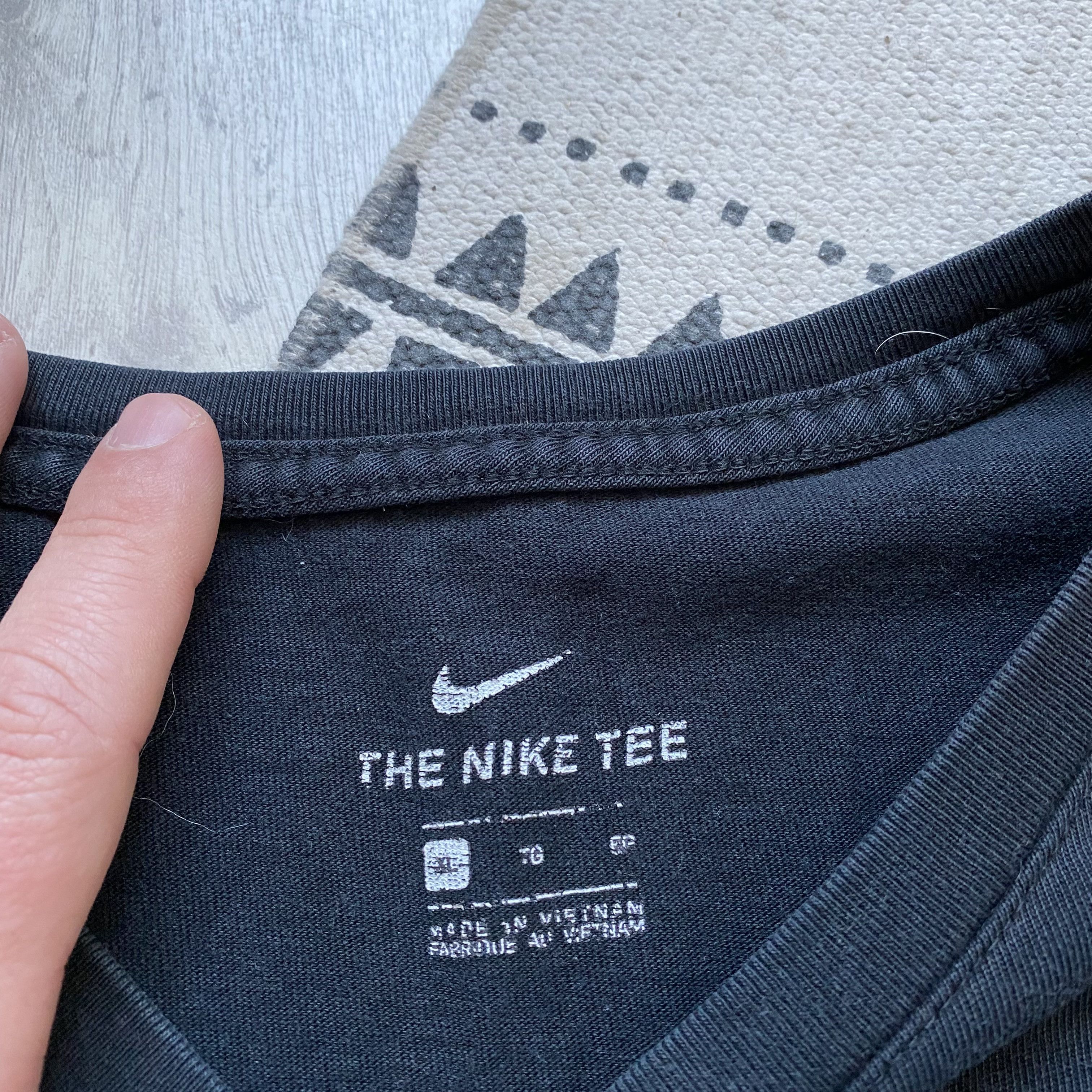 Nike 🖤 Vintage Nike Giannis Freak Longsleeve Center logo Faded Size US XL / EU 56 / 4 - 8 Thumbnail