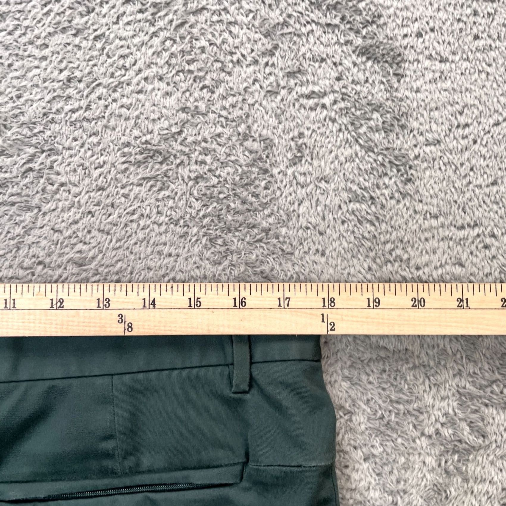 Banana Republic Banana Republic Shorts Mens 34 Green Aiden Resort Wear Casual Chino Regular Inseam 9in Dark Wash Front Flat Front Pockets Zip Button Mens Size US 34 / EU 50 - 8 Thumbnail