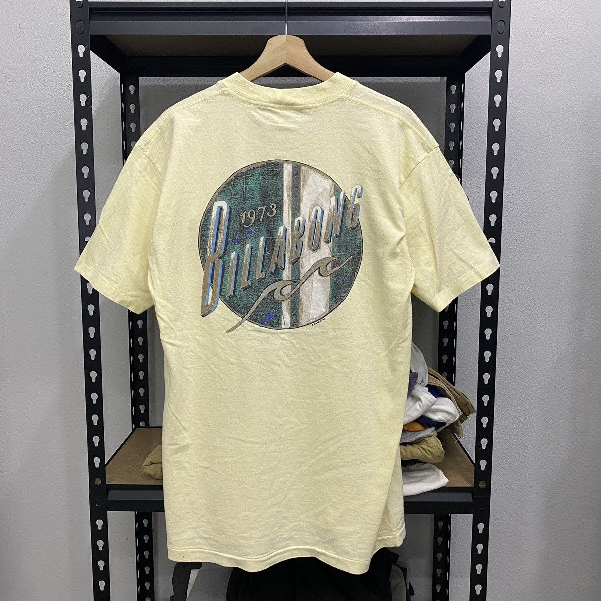 image of Vintage Billabong Tshirt 90's in Yellow, Men's (Size Medium)