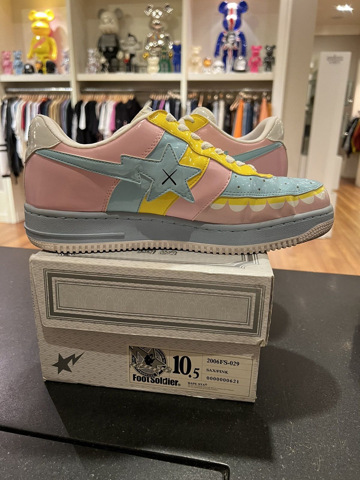Bape × Kaws OG bape x kaws bapesta Chomper cotton candy Size US 10.5 / EU 43-44 - 4 Thumbnail