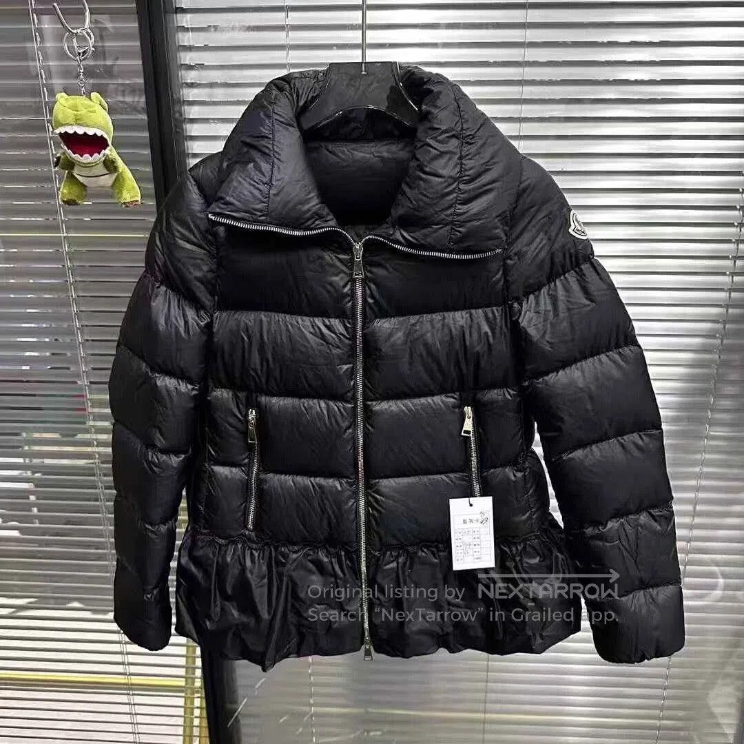 Moncler Moncler Logo Ruffled Hem Down Jacket. Size XS / US 0-2 / IT 36-38 - 1 Thumbnail