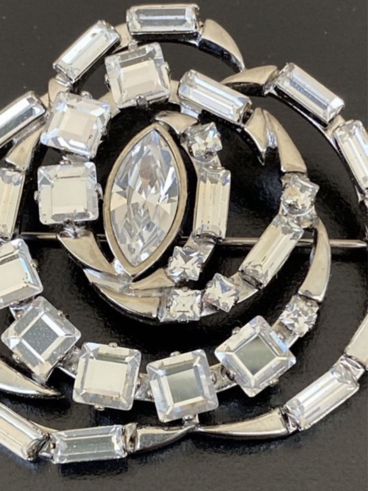 Gucci limited Edition Gucci Rhodium GG Played Crystal brooch Size ONE SIZE - 6 Thumbnail