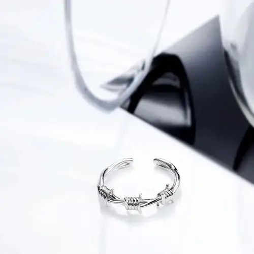Japanese Brand 925-Sterling-Silver Barbed Crown of Twist Thorns Wire Ring Size ONE SIZE - 2 Thumbnail