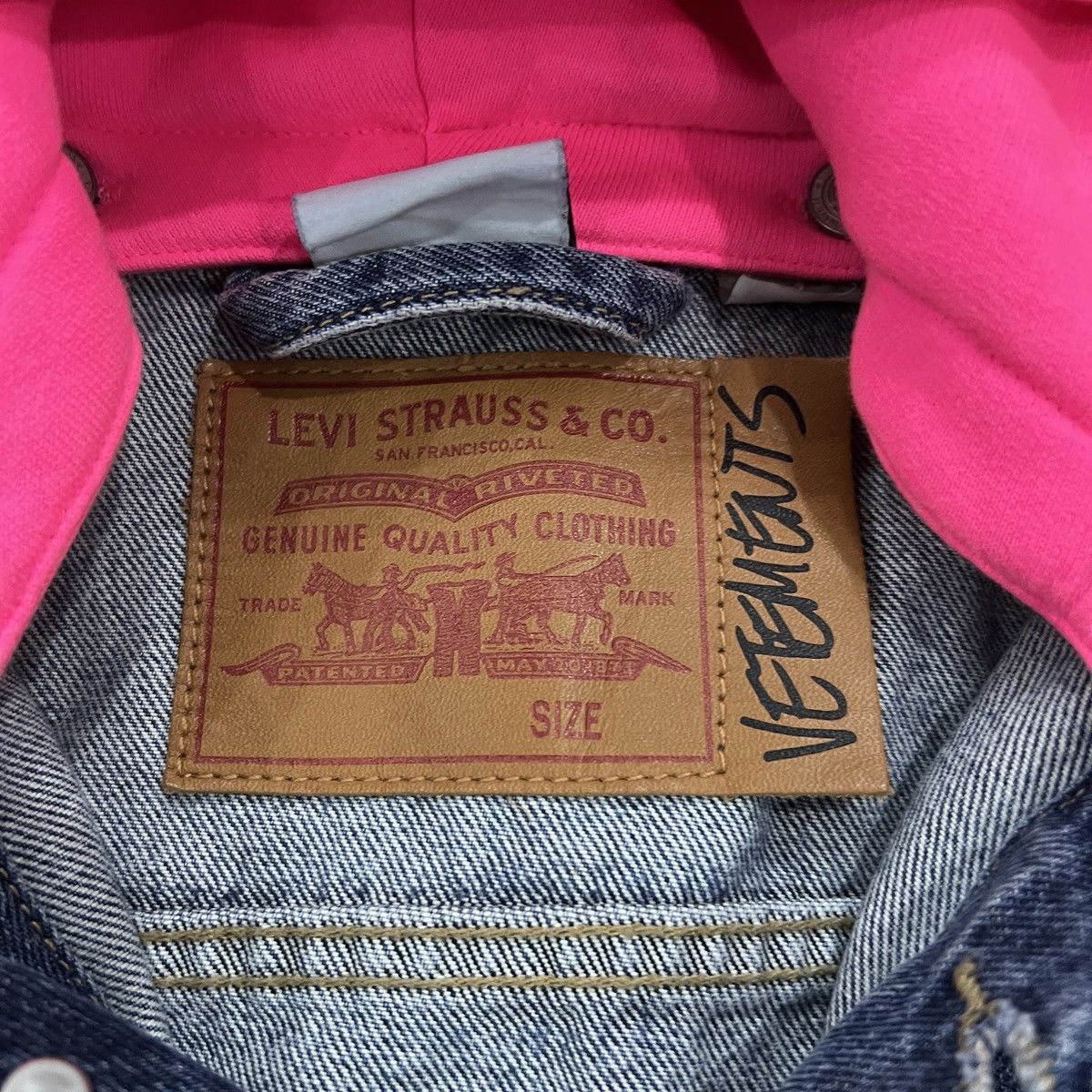 Levi's × Vetements Vetements Size US L / EU 52-54 / 3 - 12 Thumbnail